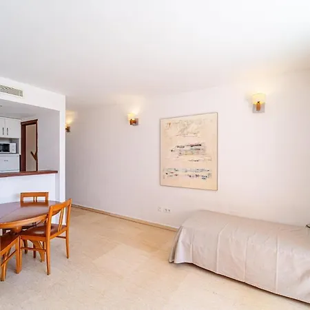 Amazing Seafront Den Bossa 3 Apartment