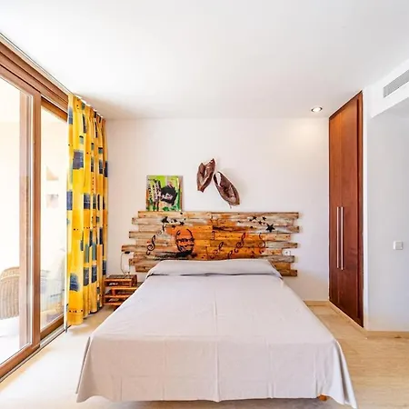 Amazing Seafront Den Bossa 3 *